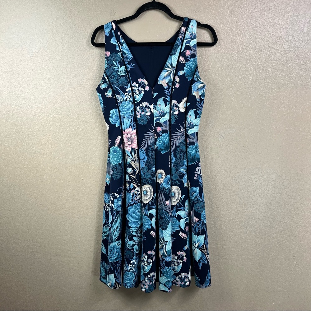 WHBM sleeveless floral fit and flare mini dress. - Picture 3 of 9